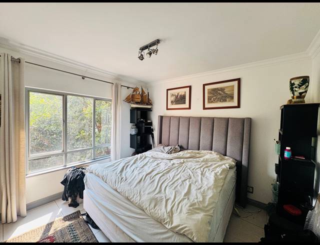 2 BEDROOM FLAT FOR SALE IN PINESLOPES